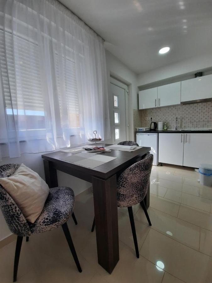 נאום Apartmani Perla מראה חיצוני תמונה